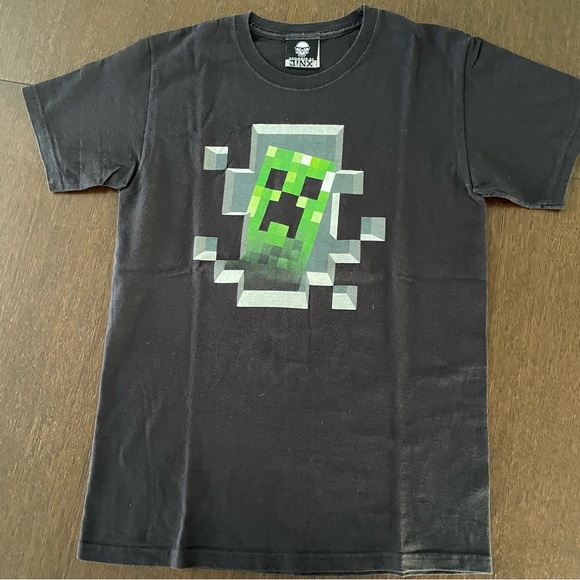 Men’s Three T-shirts - Picture 6 of 11